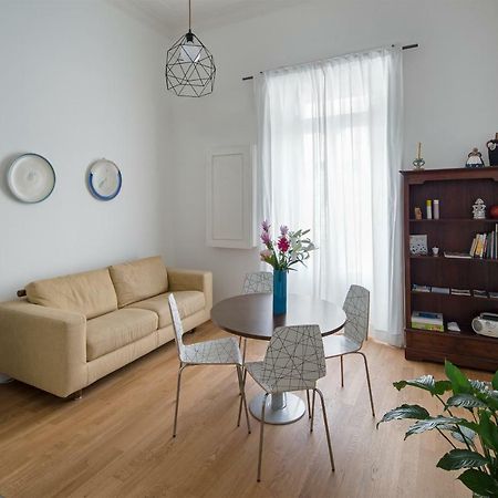 A Casa di Adri Apartment Salerno Bagian luar foto