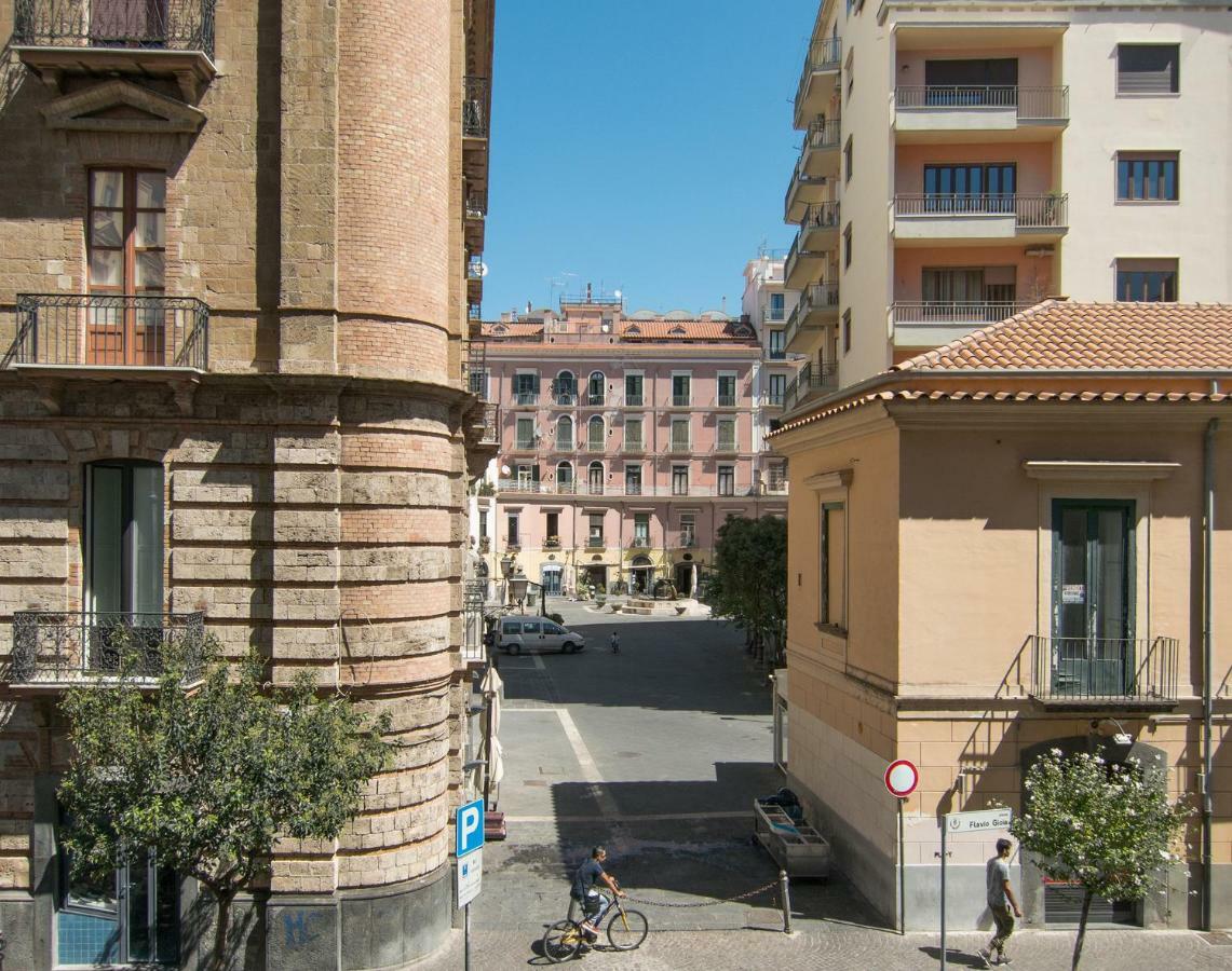 A Casa di Adri Apartment Salerno Bagian luar foto