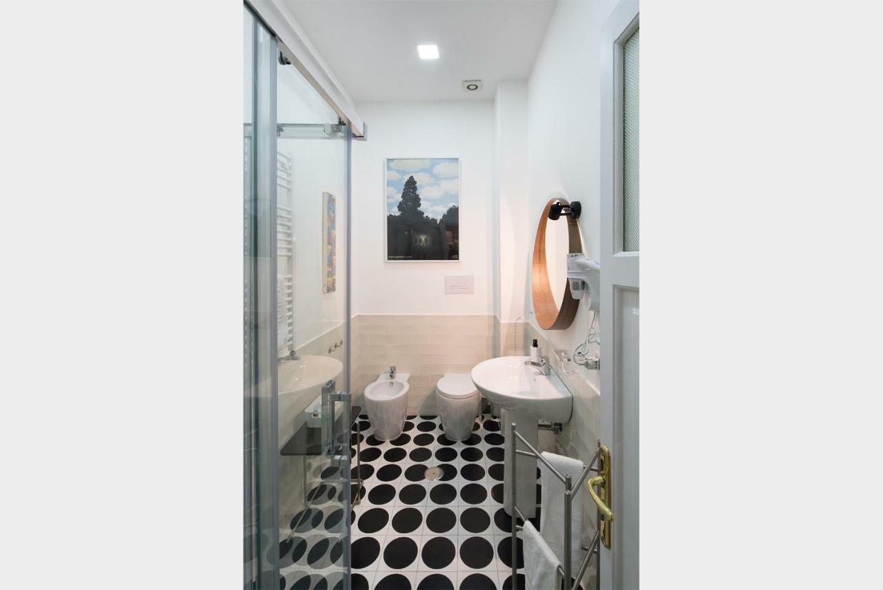 A Casa di Adri Apartment Salerno Bagian luar foto
