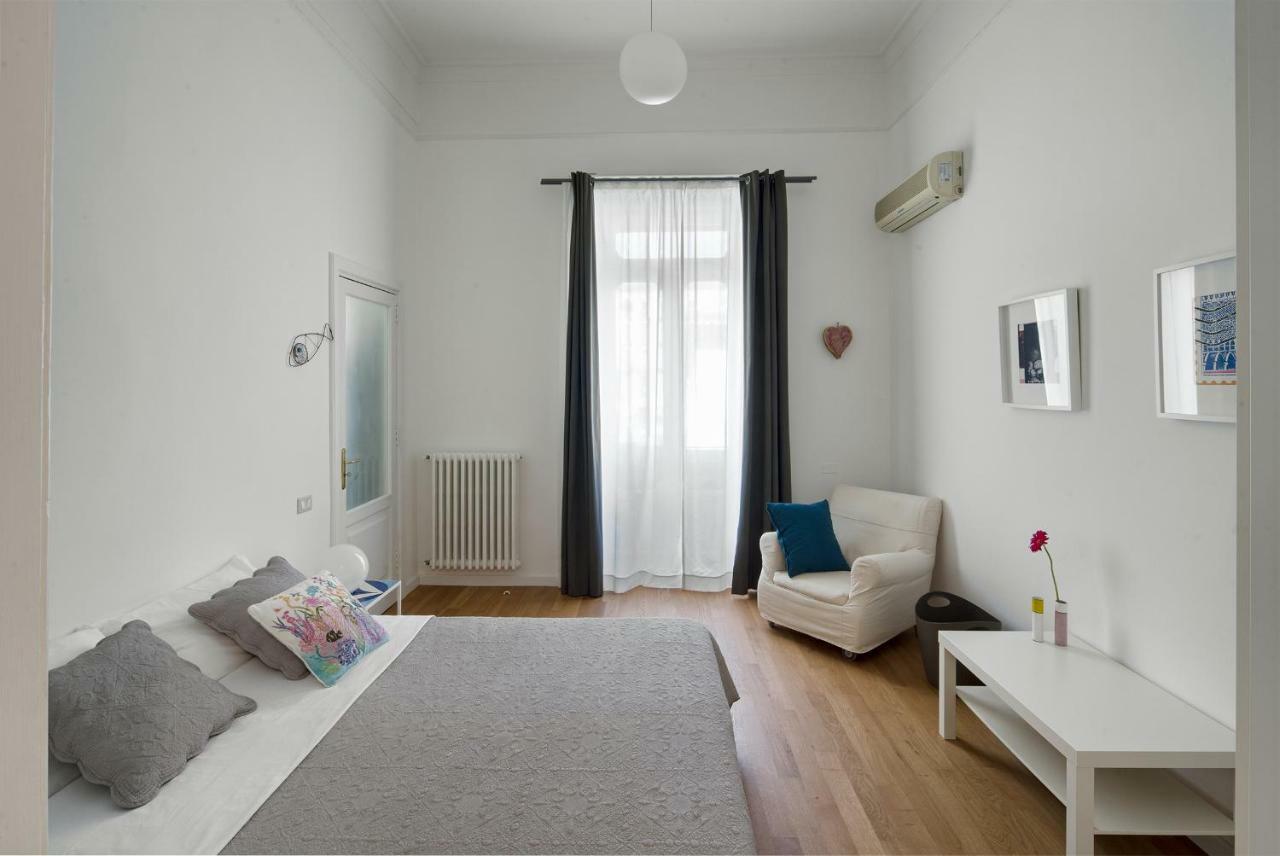 A Casa di Adri Apartment Salerno Bagian luar foto